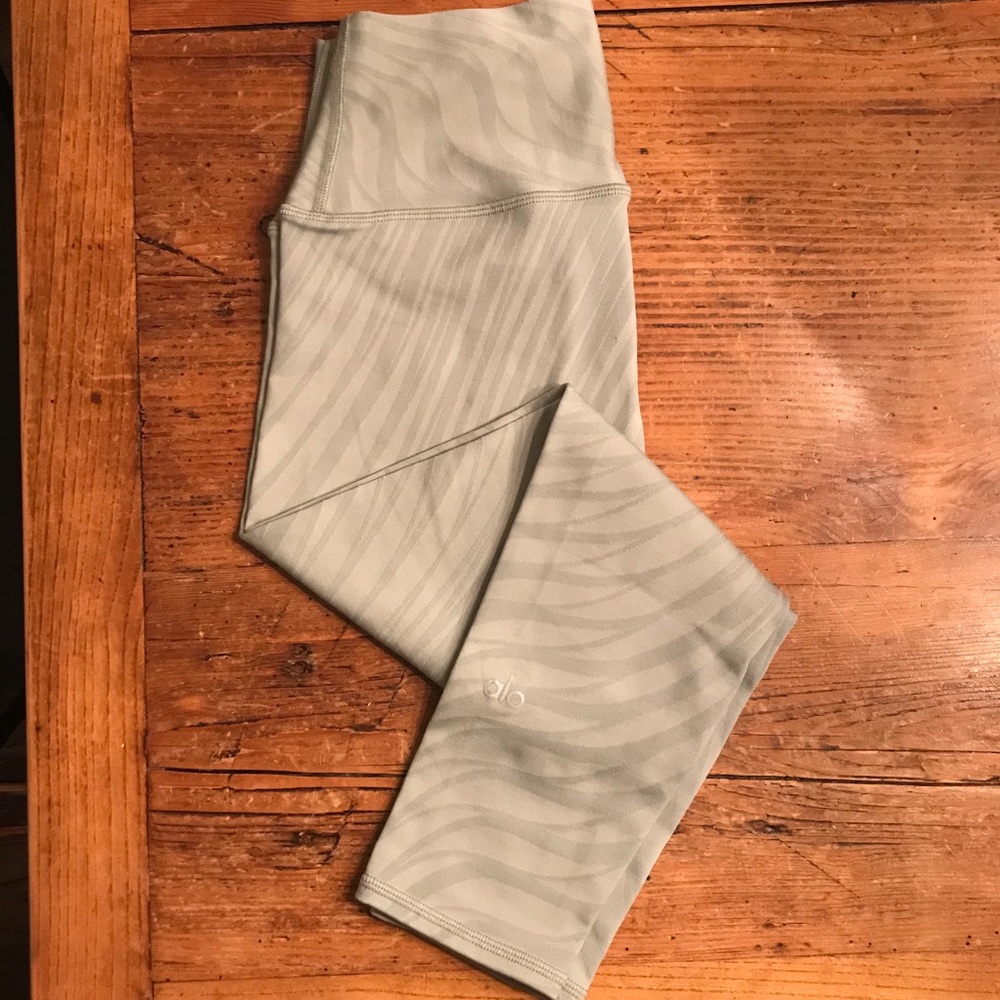 ALO Yoga - High Waist Crop